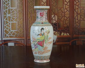 景德鎮(zhèn)文革老廠精品 全手工彩繪西蓮邊腳麻姑獻壽花口瓶賞析